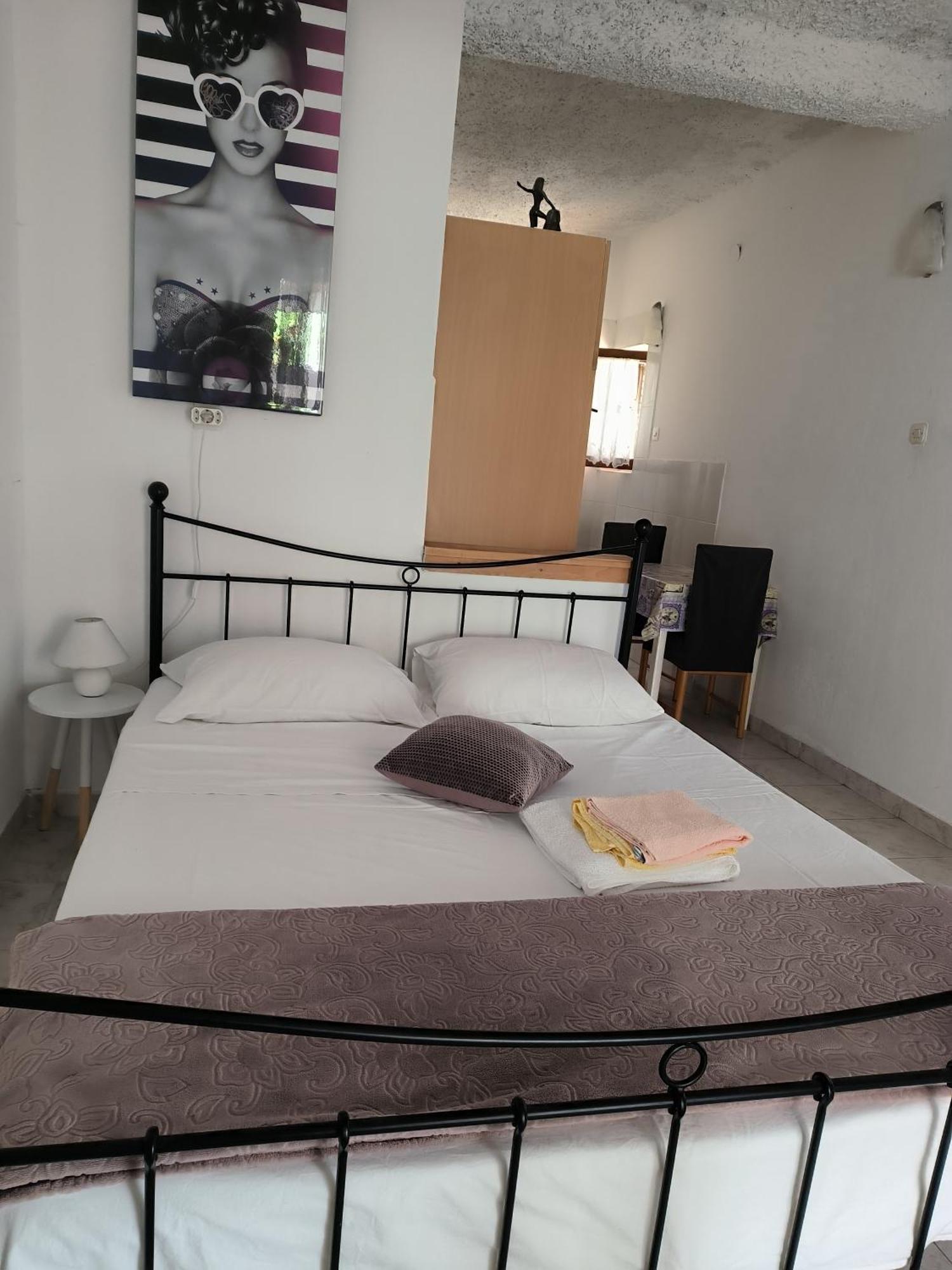 Apartments Orlic Povljana Luaran gambar