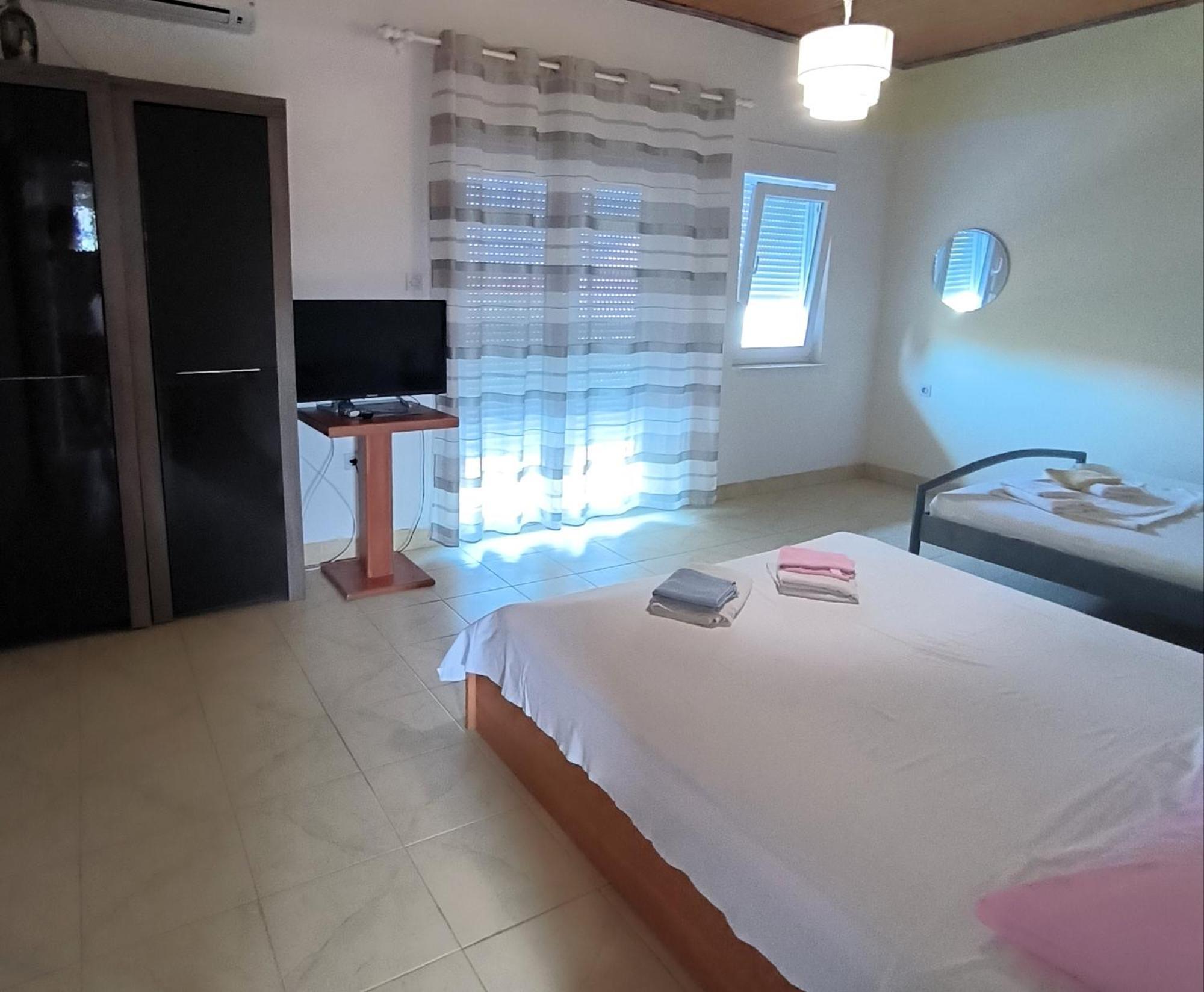 Apartments Orlic Povljana Luaran gambar